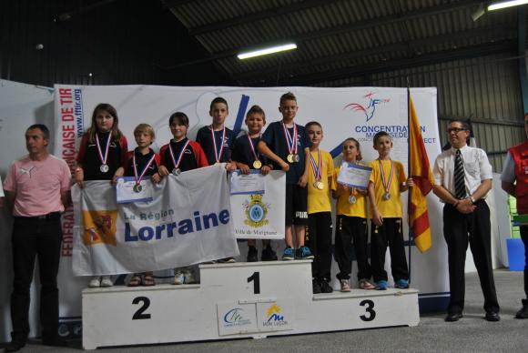 EQUIPE POUSSIN CHAMPIONNE DE FRANCE 2013.jpg